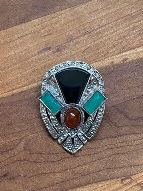 Large Vintage Miracle Jewelry (UK) Brooch with Glass Gems